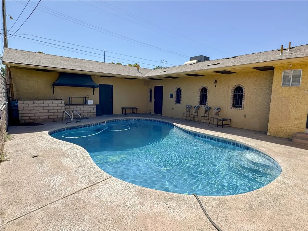 1504 El Toro Bakersfield, CA 93304