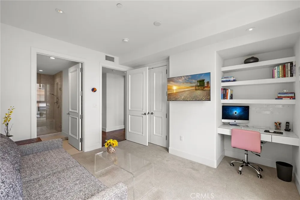 3147 Scholarship Irvine, CA 92612