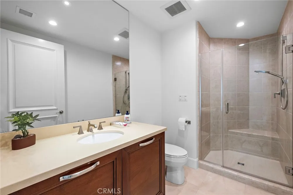 3147 Scholarship Irvine, CA 92612