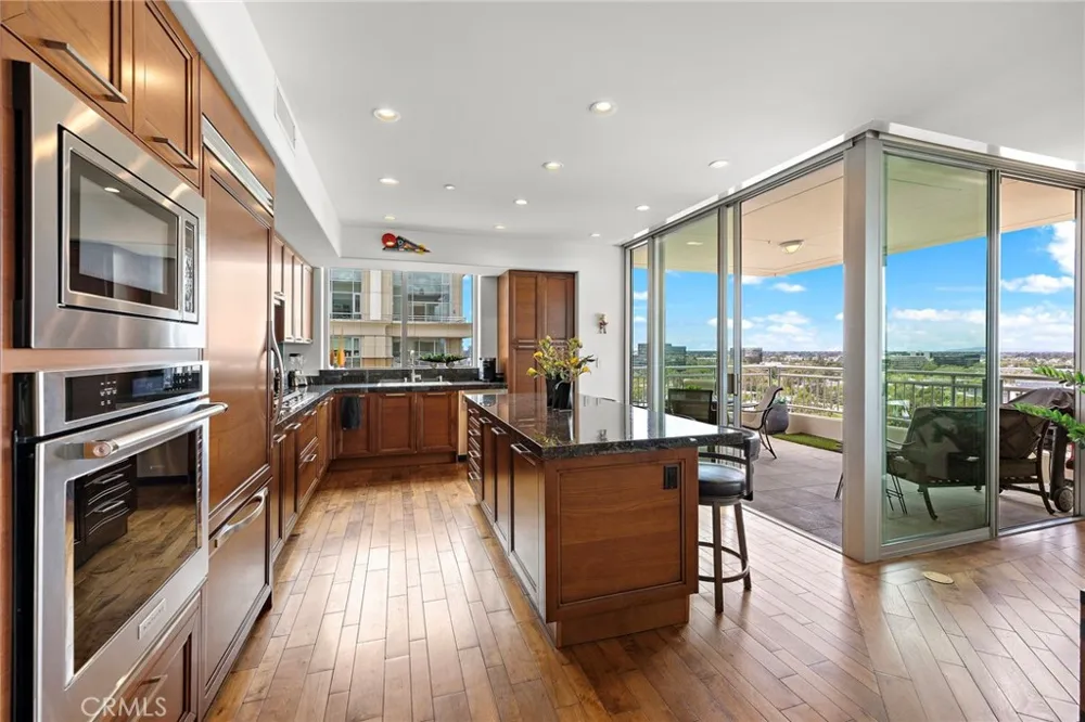 3147 Scholarship Irvine, CA 92612