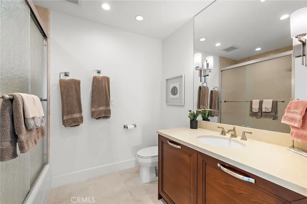 3147 Scholarship Irvine, CA 92612