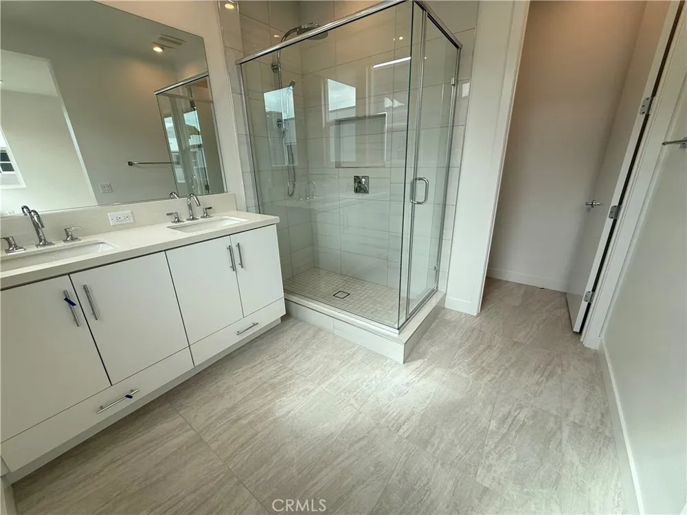 693 S Lyon Street Santa Ana, CA 92705