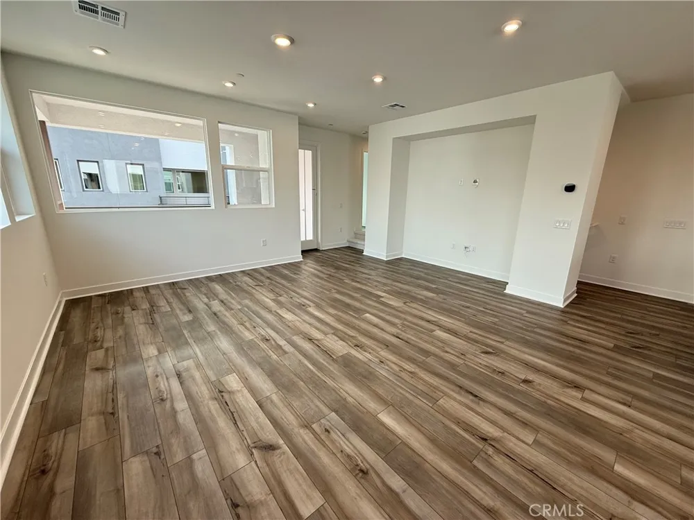 693 S Lyon Street Santa Ana, CA 92705
