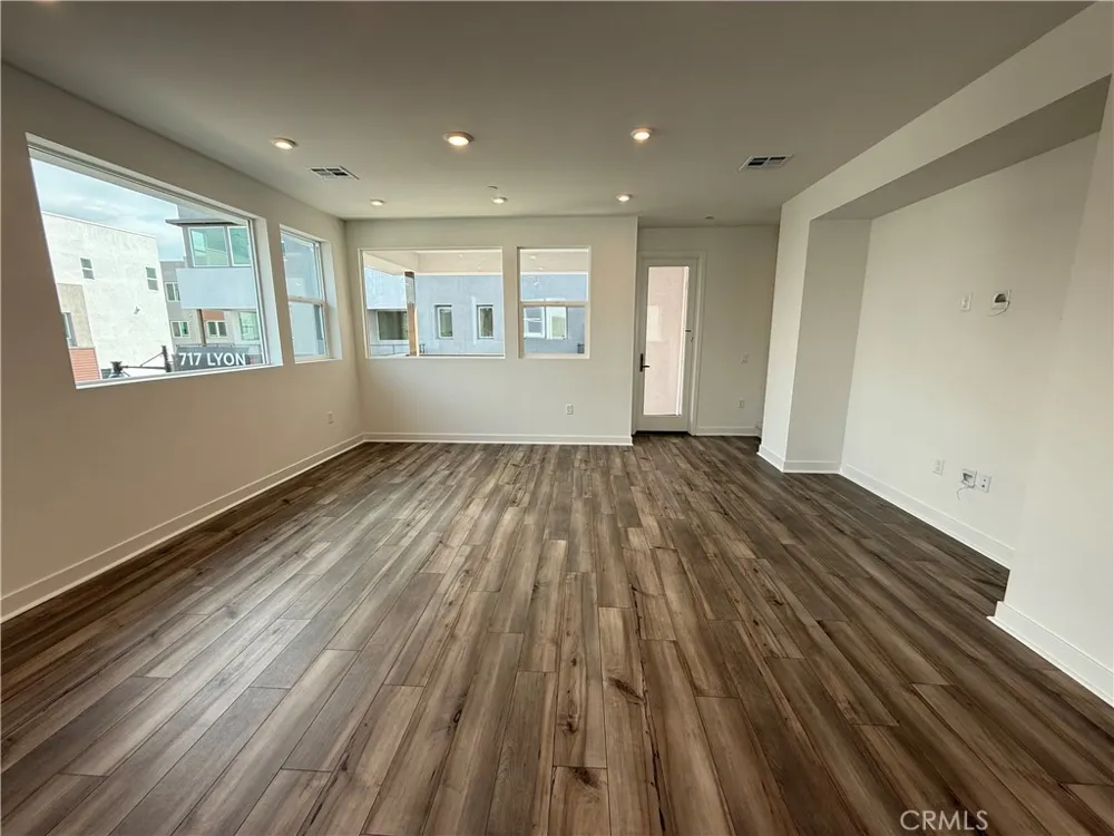 693 S Lyon Street Santa Ana, CA 92705