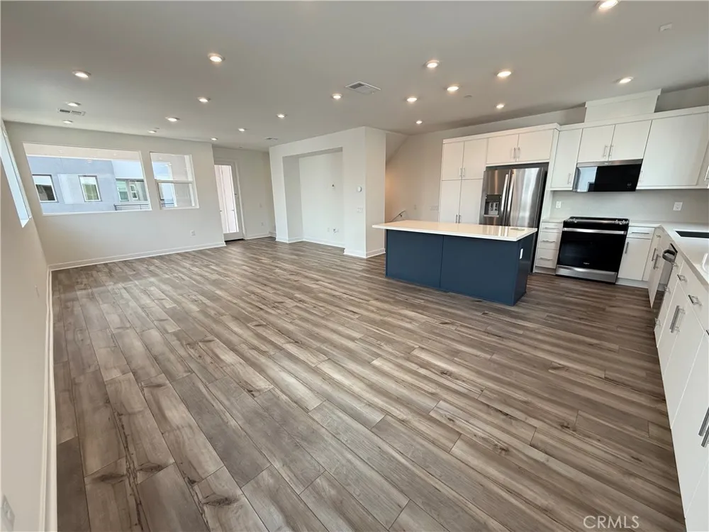693 S Lyon Street Santa Ana, CA 92705