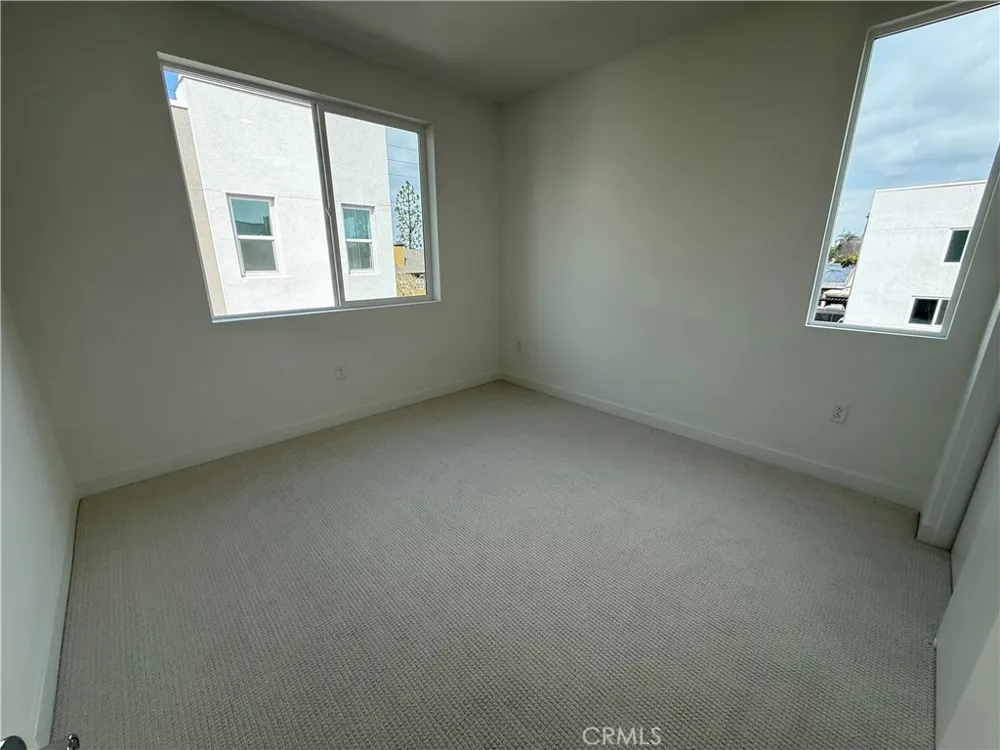 693 S Lyon Street Santa Ana, CA 92705