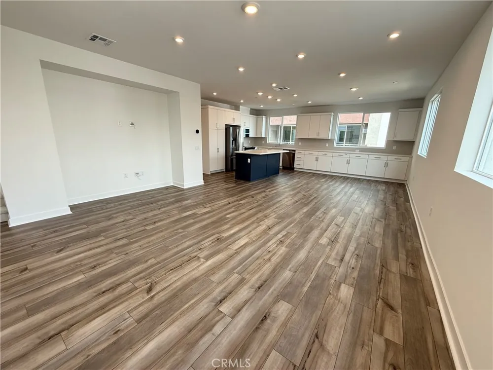 693 S Lyon Street Santa Ana, CA 92705