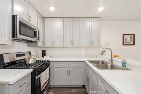 450 E 4th #416