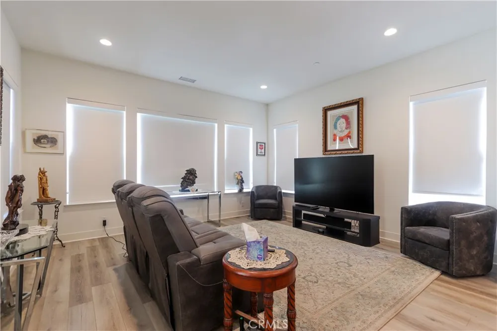 1090 Viejo Hills Drive Lake Forest, CA 92610
