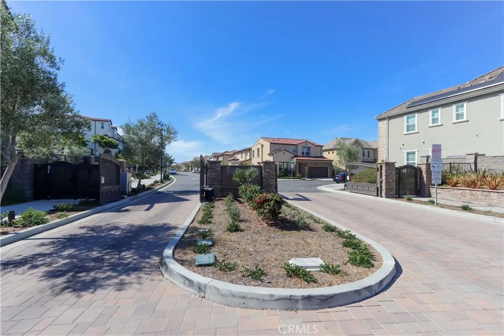 1090 Viejo Hills Drive Lake Forest, CA 92610