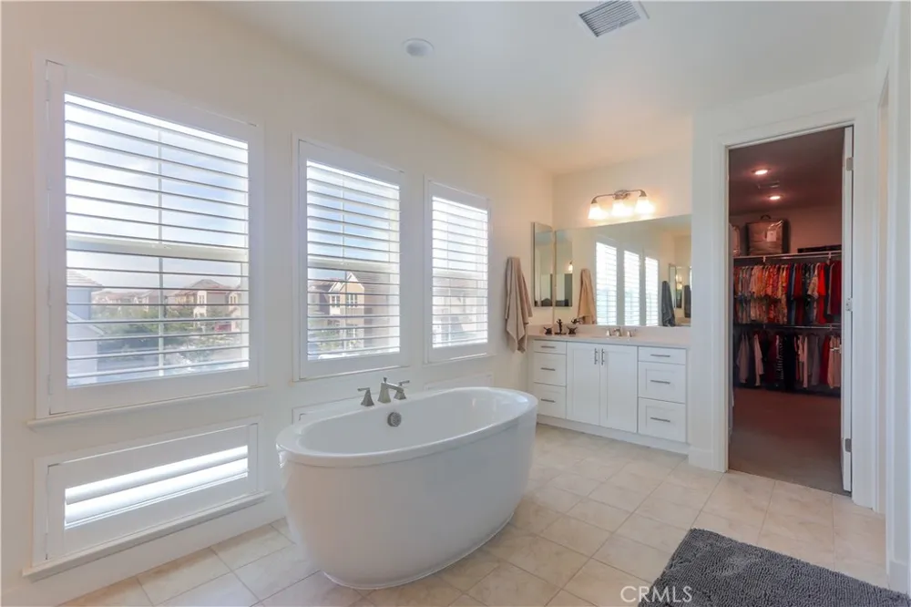 1090 Viejo Hills Drive Lake Forest, CA 92610