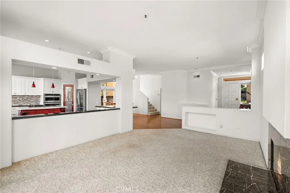 1012 Las Posas San Clemente, CA 92673
