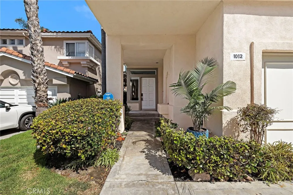 1012 Las Posas San Clemente, CA 92673