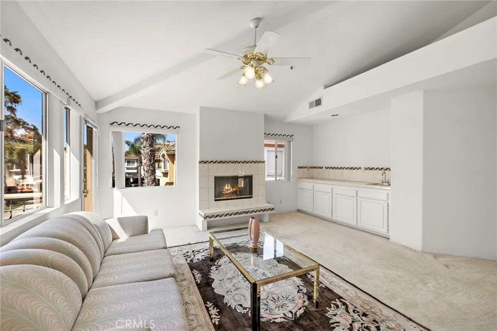 1012 Las Posas San Clemente, CA 92673