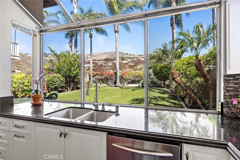1012 Las Posas San Clemente, CA 92673