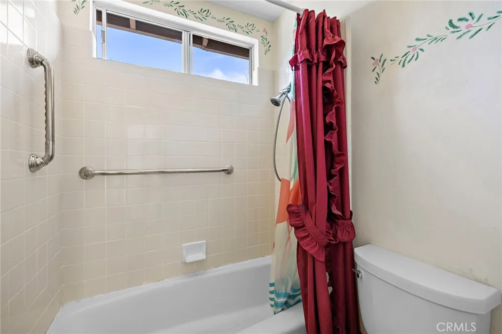 1012 Las Posas San Clemente, CA 92673