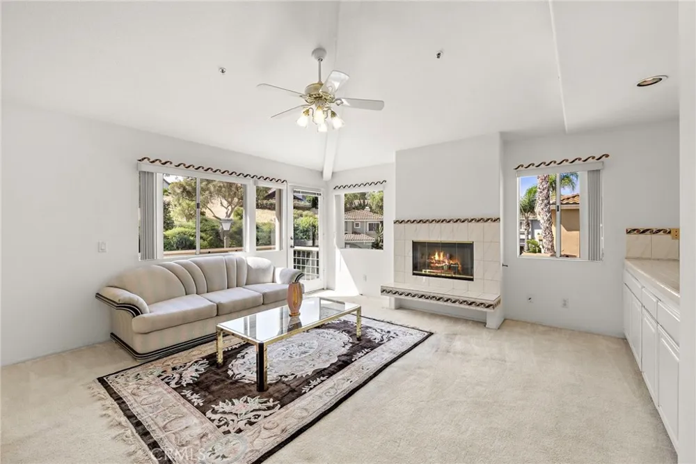 1012 Las Posas San Clemente, CA 92673
