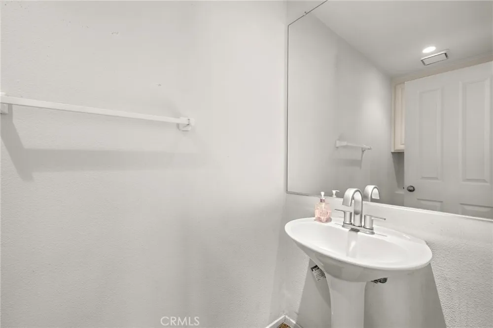 1012 Las Posas San Clemente, CA 92673