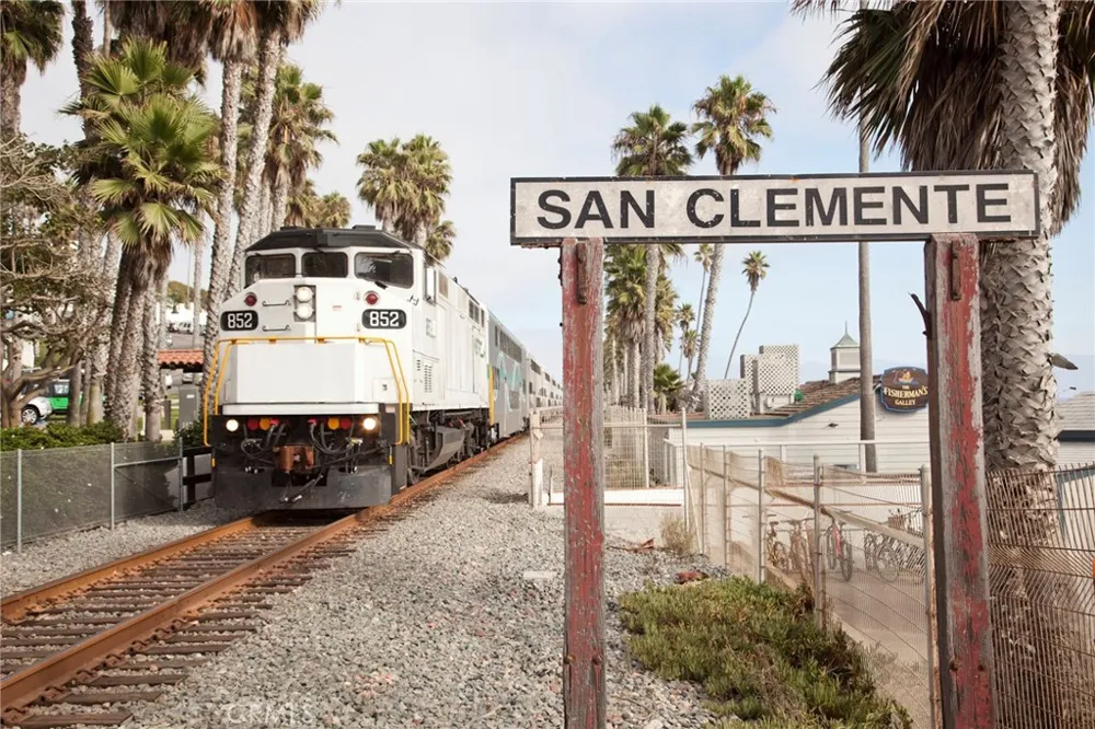 1012 Las Posas San Clemente, CA 92673