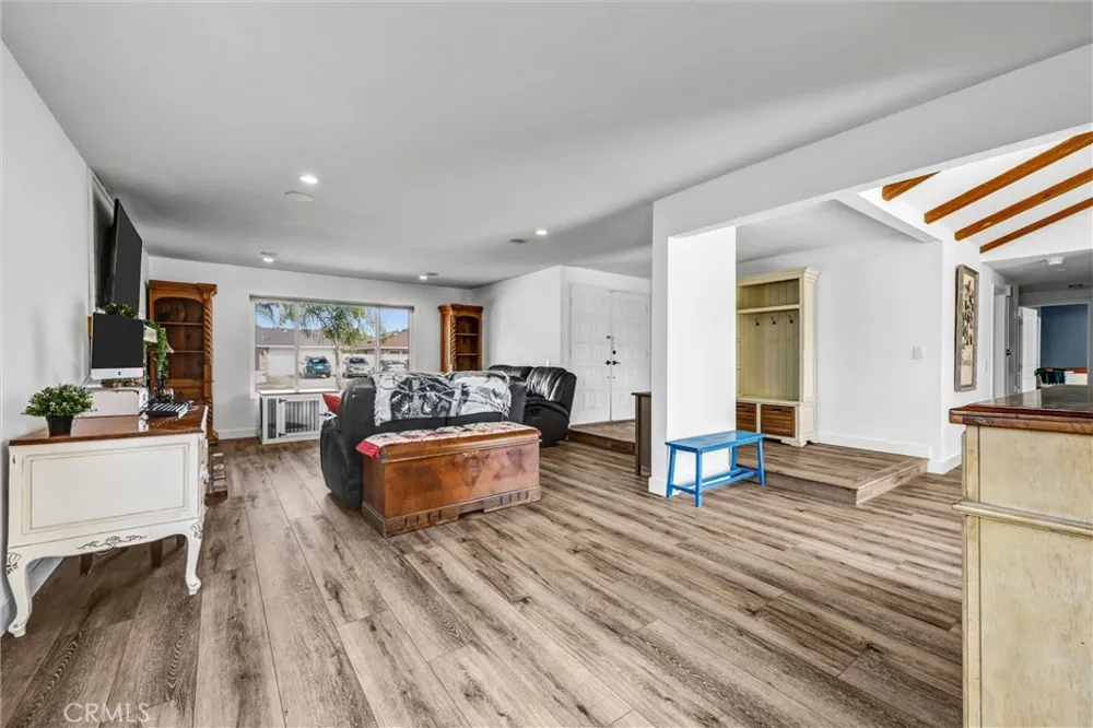 14442 Pinebrook Tustin, CA 92780