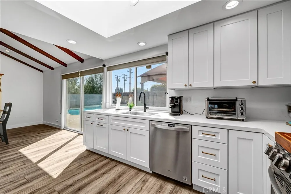 14442 Pinebrook Tustin, CA 92780