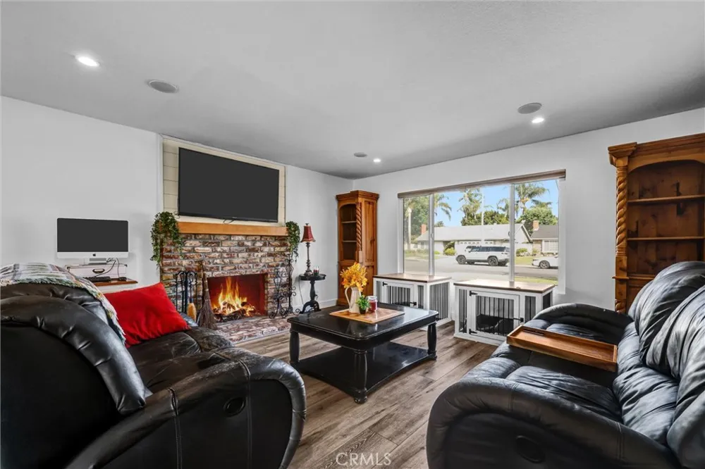 14442 Pinebrook Tustin, CA 92780