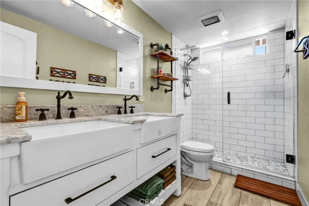 14442 Pinebrook Tustin, CA 92780