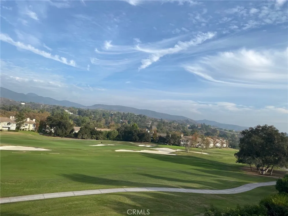 28 Via Candelaria Trabuco Canyon, CA 92679