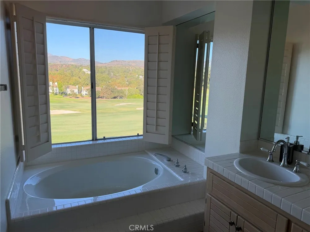 28 Via Candelaria Trabuco Canyon, CA 92679