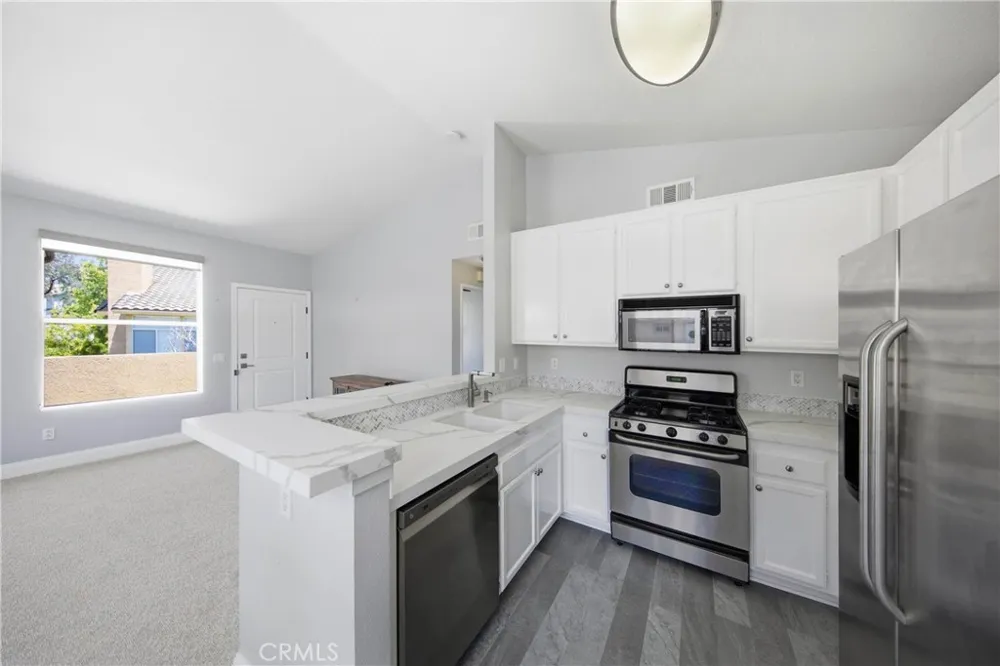 19431 Rue De Valore #59E Lake Forest, CA 92610
