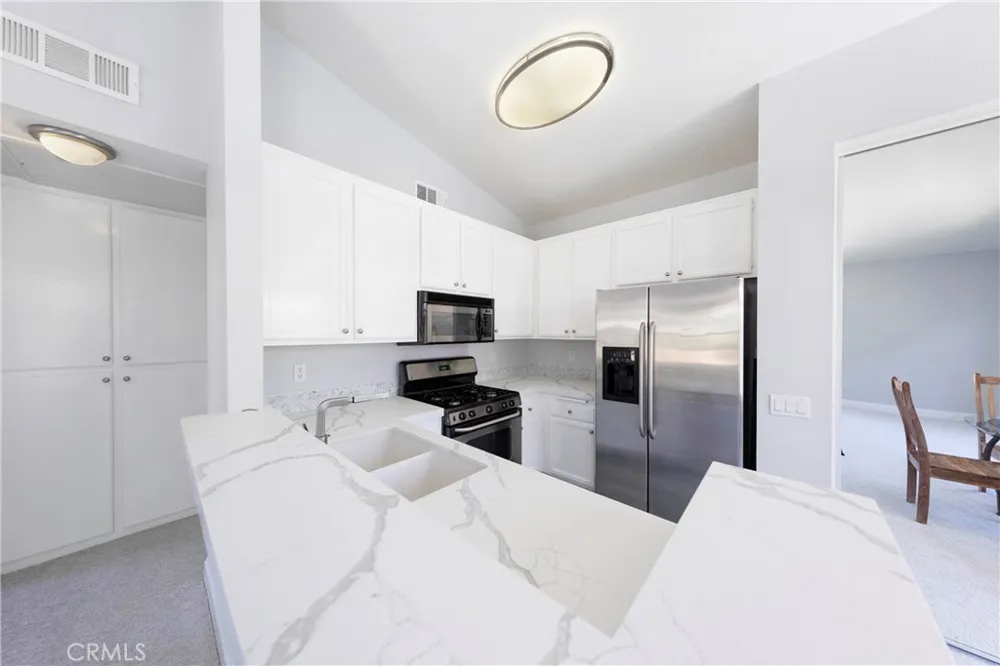 19431 Rue De Valore #59E Lake Forest, CA 92610
