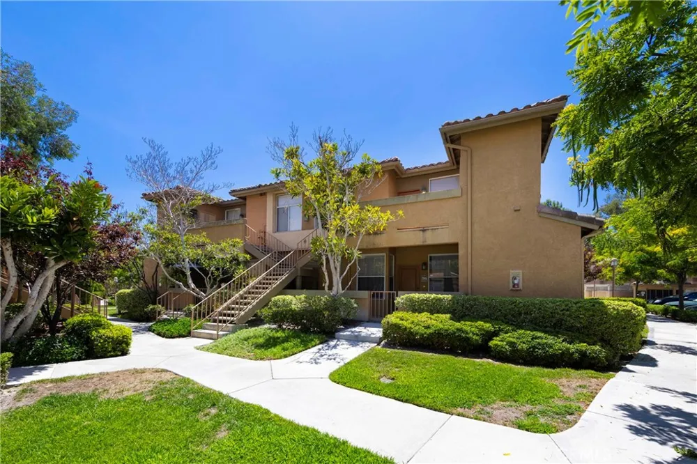 19431 Rue De Valore #59E Lake Forest, CA 92610