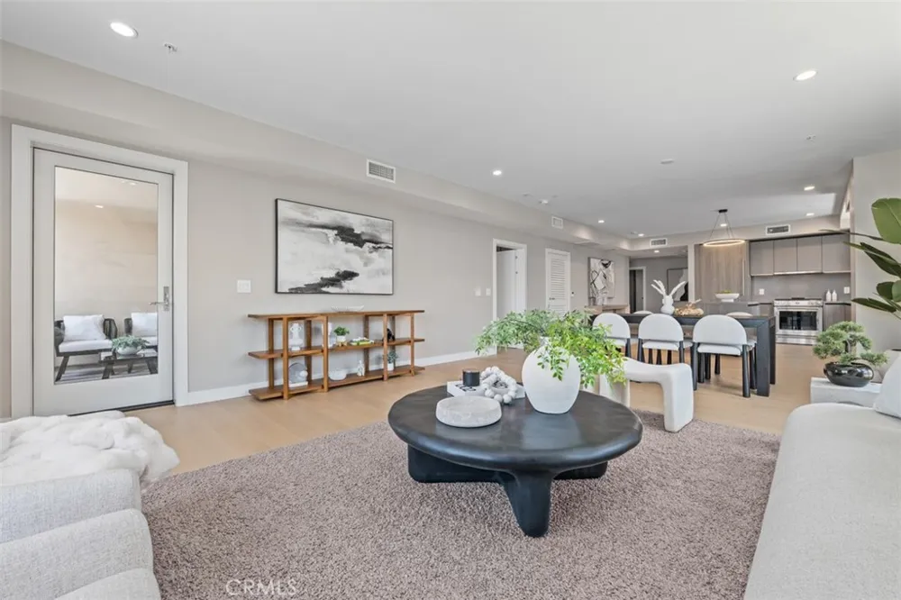 39 S Los Robles Avenue #6020 Pasadena, CA 91101