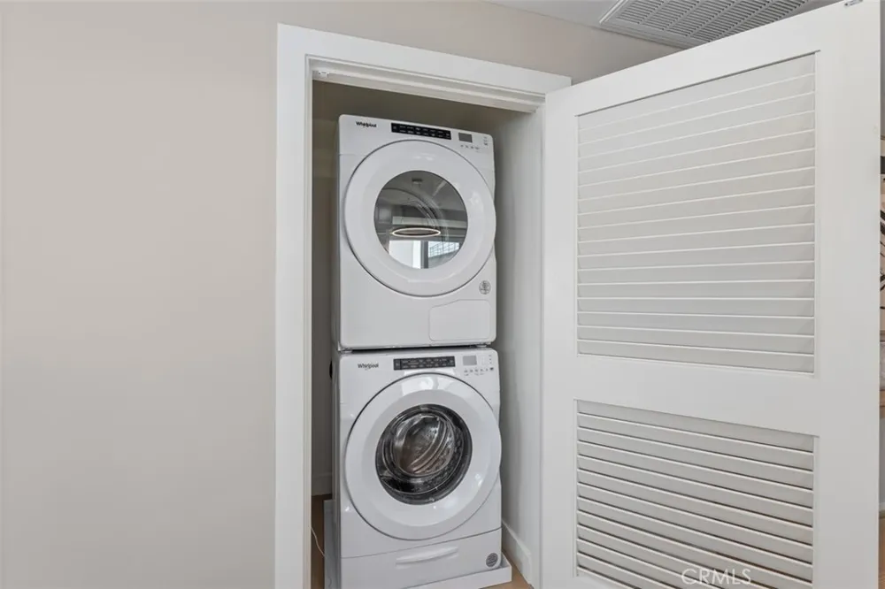 39 S Los Robles Avenue #6020 Pasadena, CA 91101