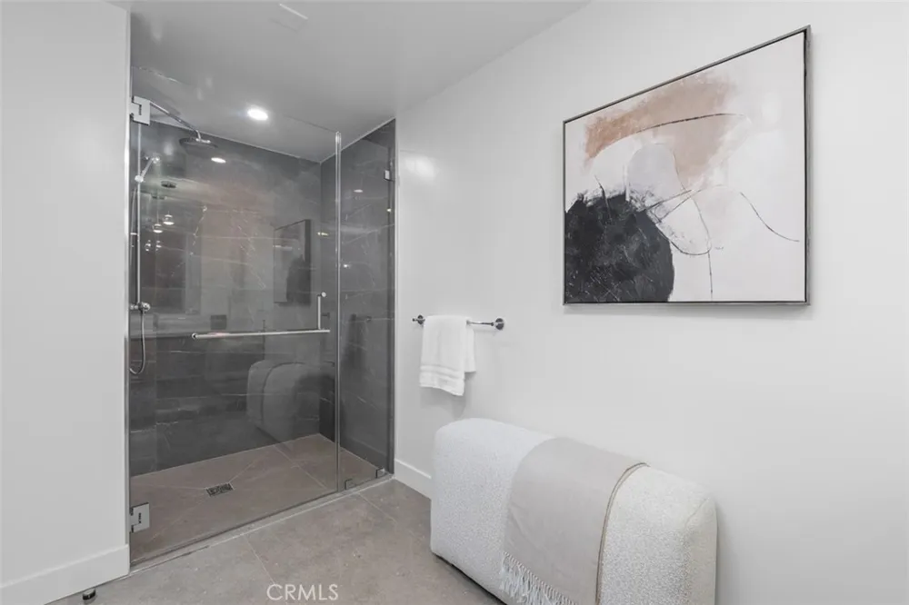 39 S Los Robles Avenue #6020 Pasadena, CA 91101