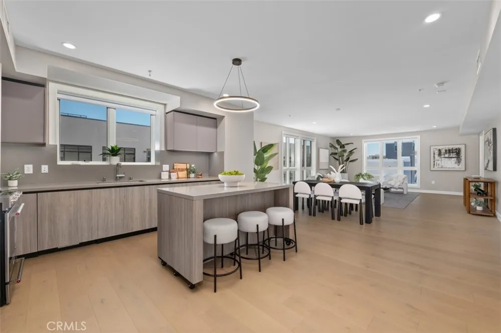 39 S Los Robles Avenue #6020 Pasadena, CA 91101