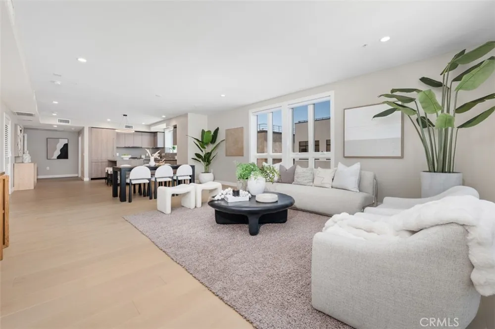 39 S Los Robles Avenue #6020 Pasadena, CA 91101