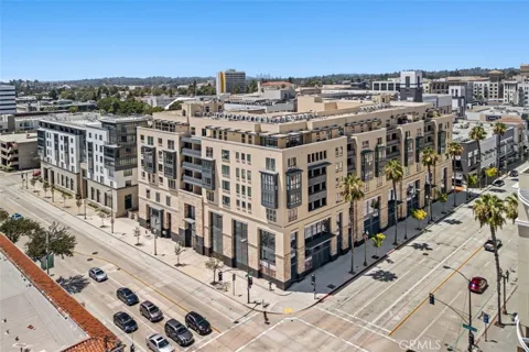 39 S Los Robles Avenue #6020