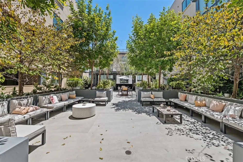 39 S Los Robles Avenue #6020 Pasadena, CA 91101