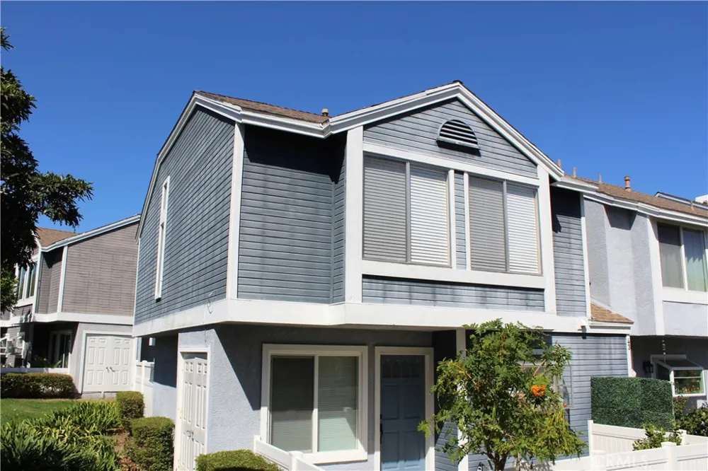 45 Briarwood Aliso Viejo, CA 92656