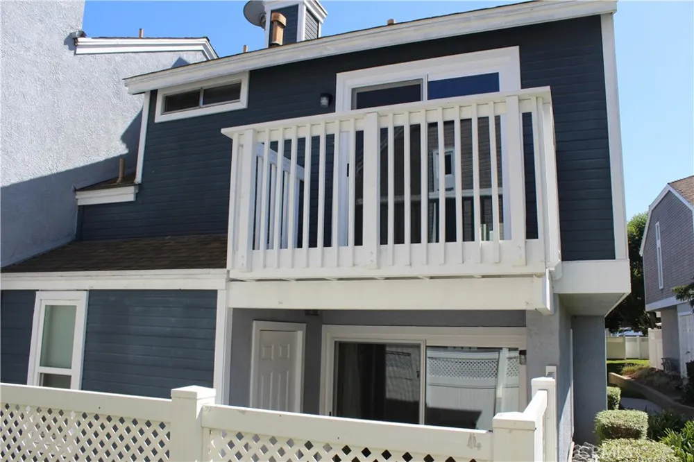 45 Briarwood Aliso Viejo, CA 92656