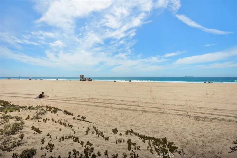 17075 S Pacific Avenue Sunset Beach, CA 90742