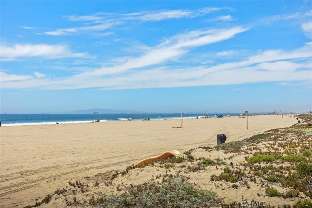 17075 S Pacific Avenue Sunset Beach, CA 90742
