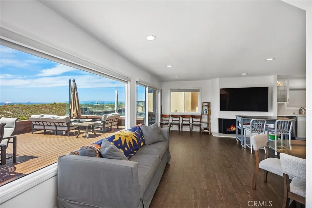17075 S Pacific Avenue Sunset Beach, CA 90742
