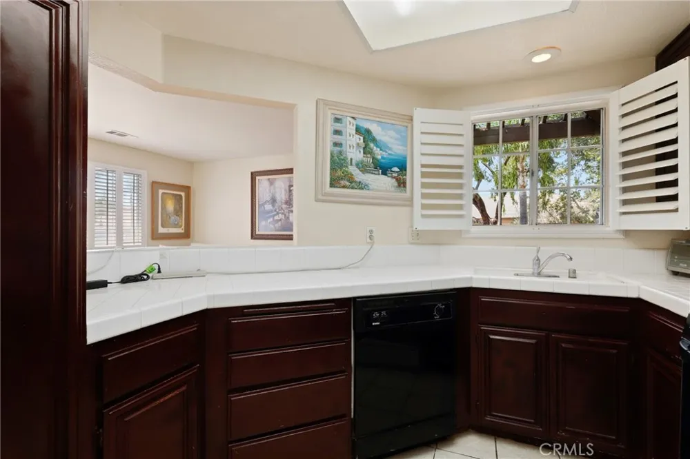 24441 Hillsdale Avenue #116 Laguna Hills, CA 92653