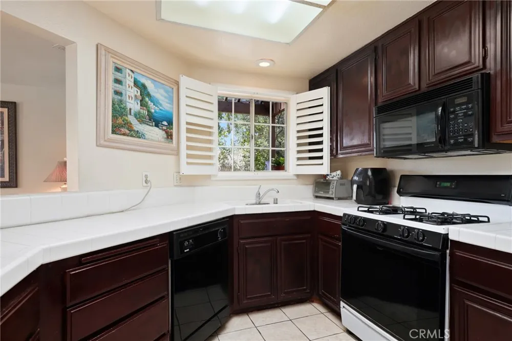 24441 Hillsdale Avenue #116 Laguna Hills, CA 92653