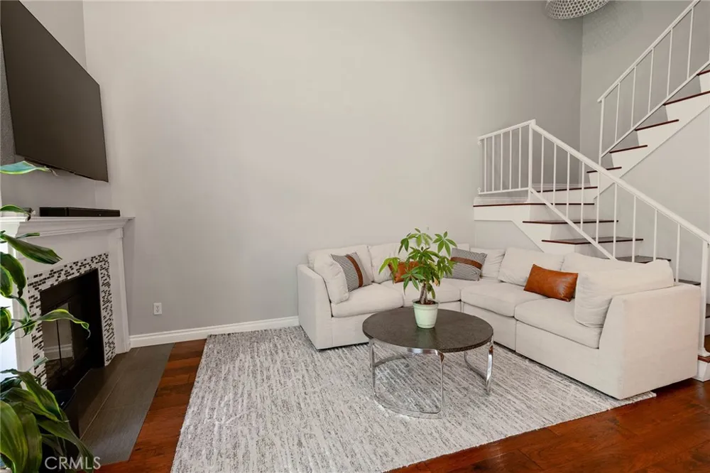 543 Victoria #M Costa Mesa, CA 92627