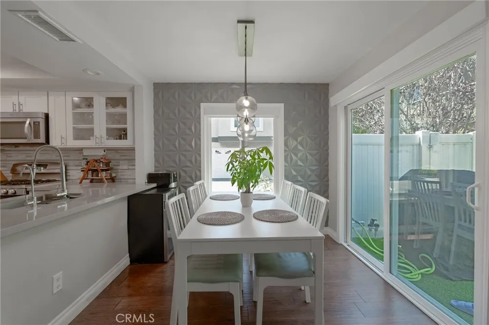 543 Victoria #M Costa Mesa, CA 92627