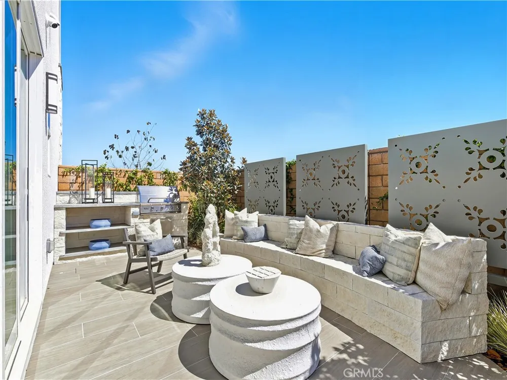 2378 Liv Way Montebello, CA 90640