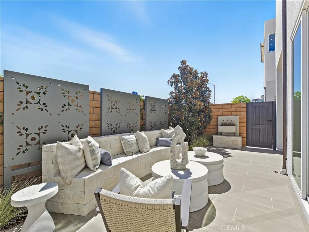 2378 Liv Way Montebello, CA 90640